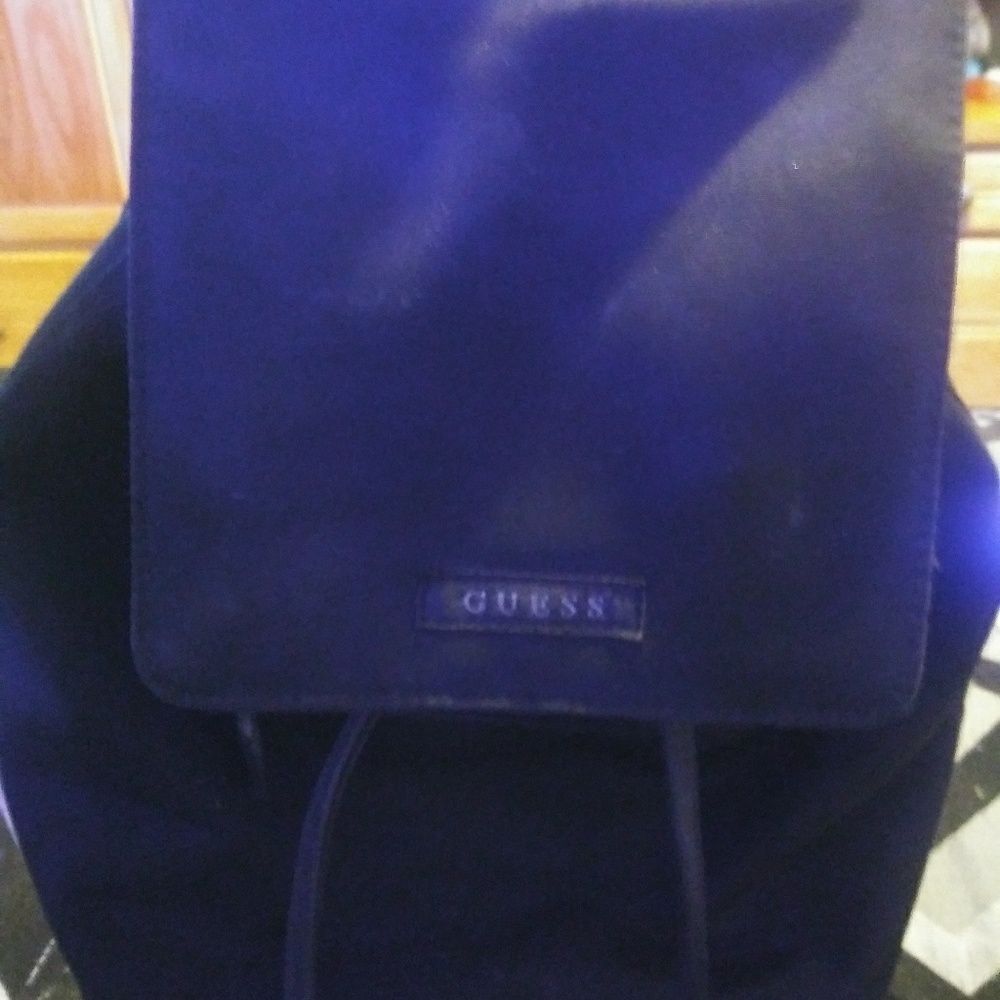 Guess back pack - Picture 2 of 3